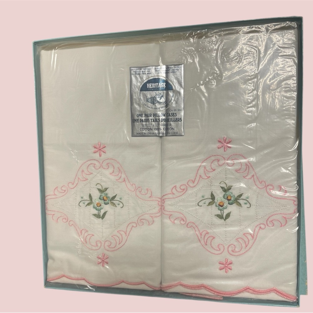 Vintage Pillow Cases Heritage One Pair Full Standard Size Embroidered w/Box